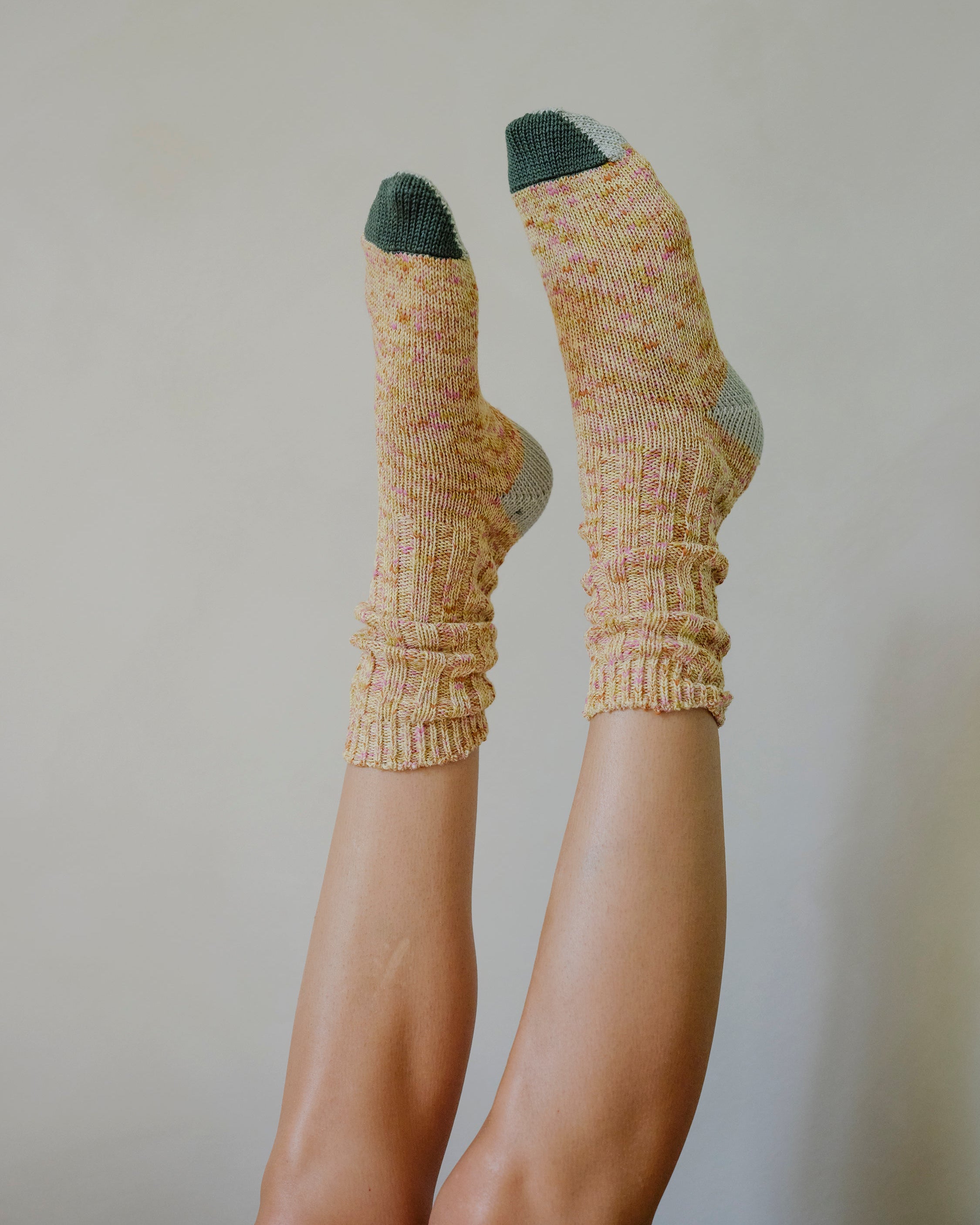 Cotton Split Toe Crew Socks - Sorbet