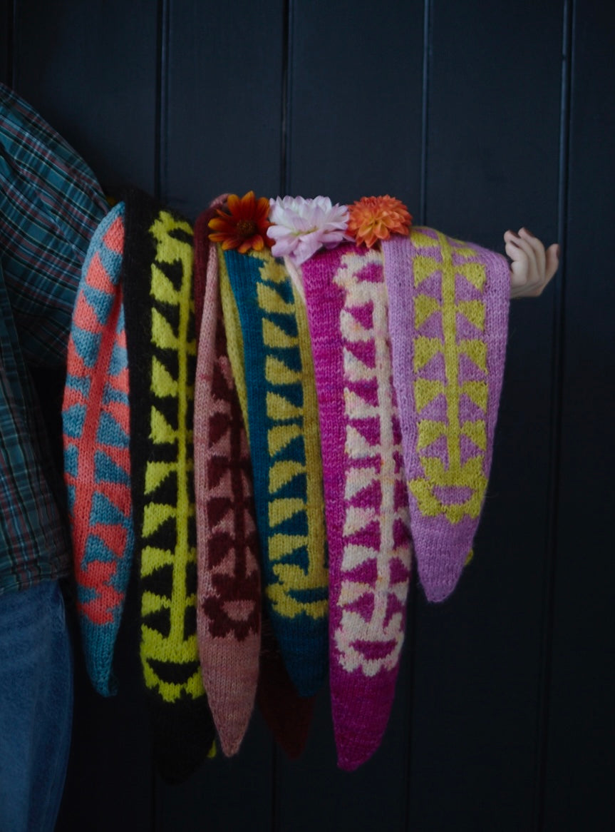 Two Of Daisies Scarflette Pattern