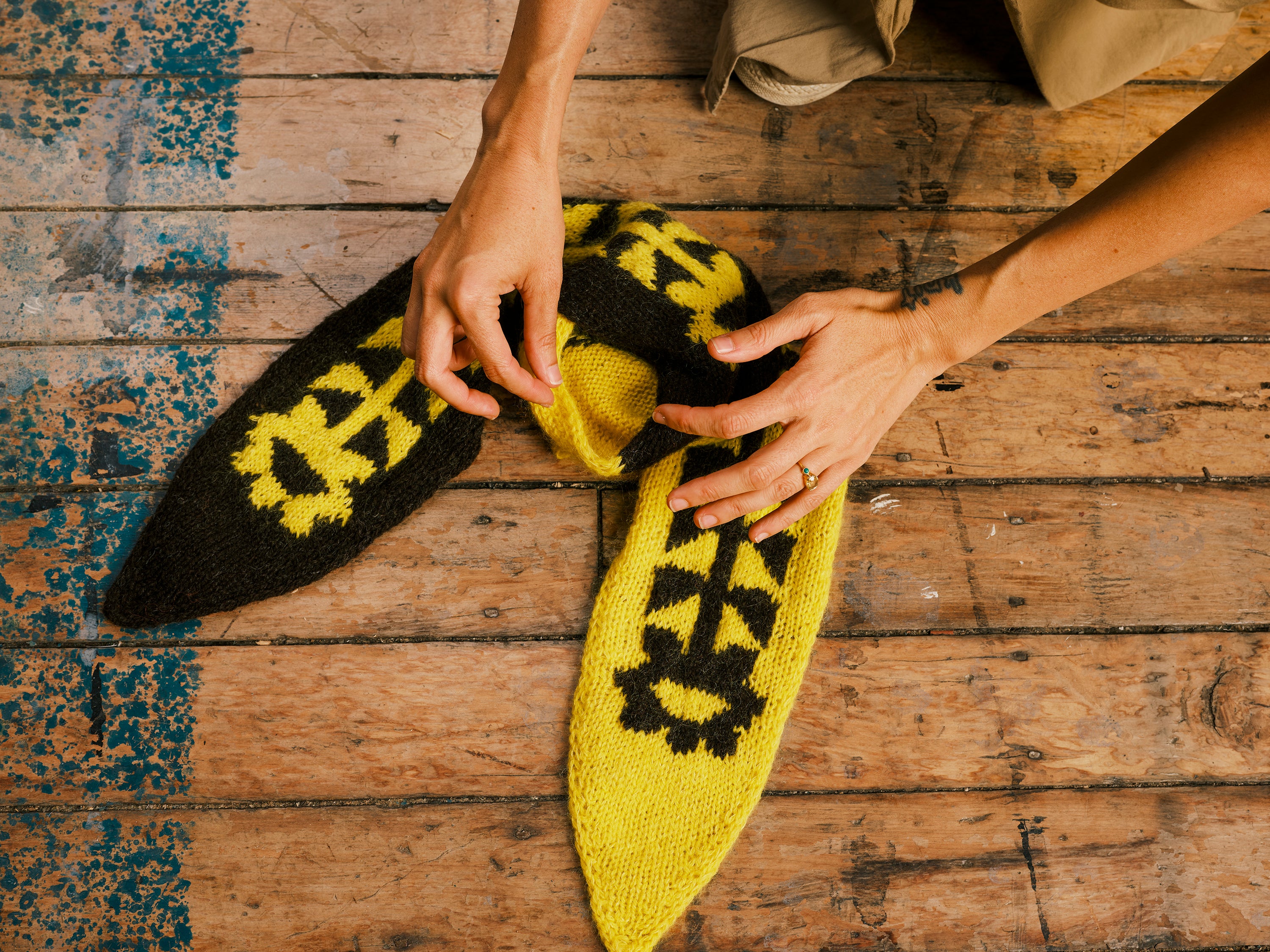 Two Of Daisies Scarflette Pattern