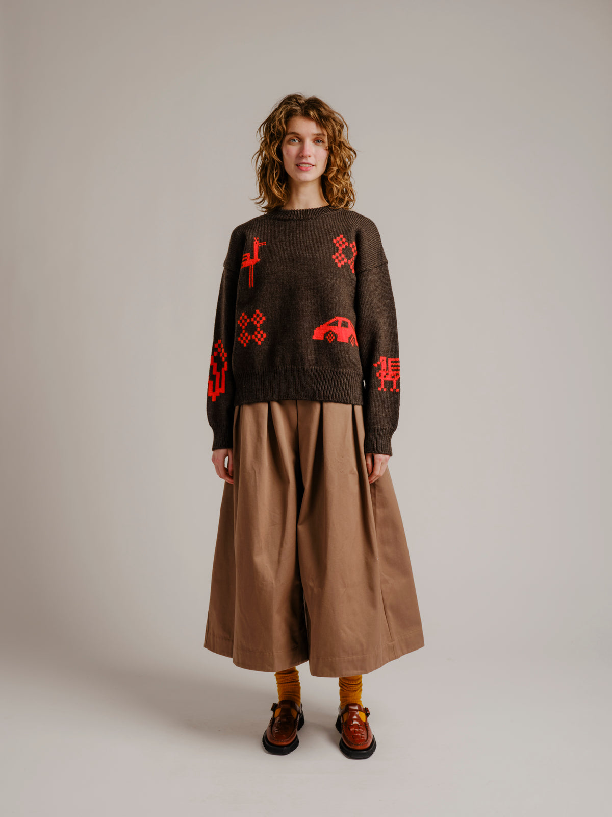 X90 + Birds Sweater - Walnut