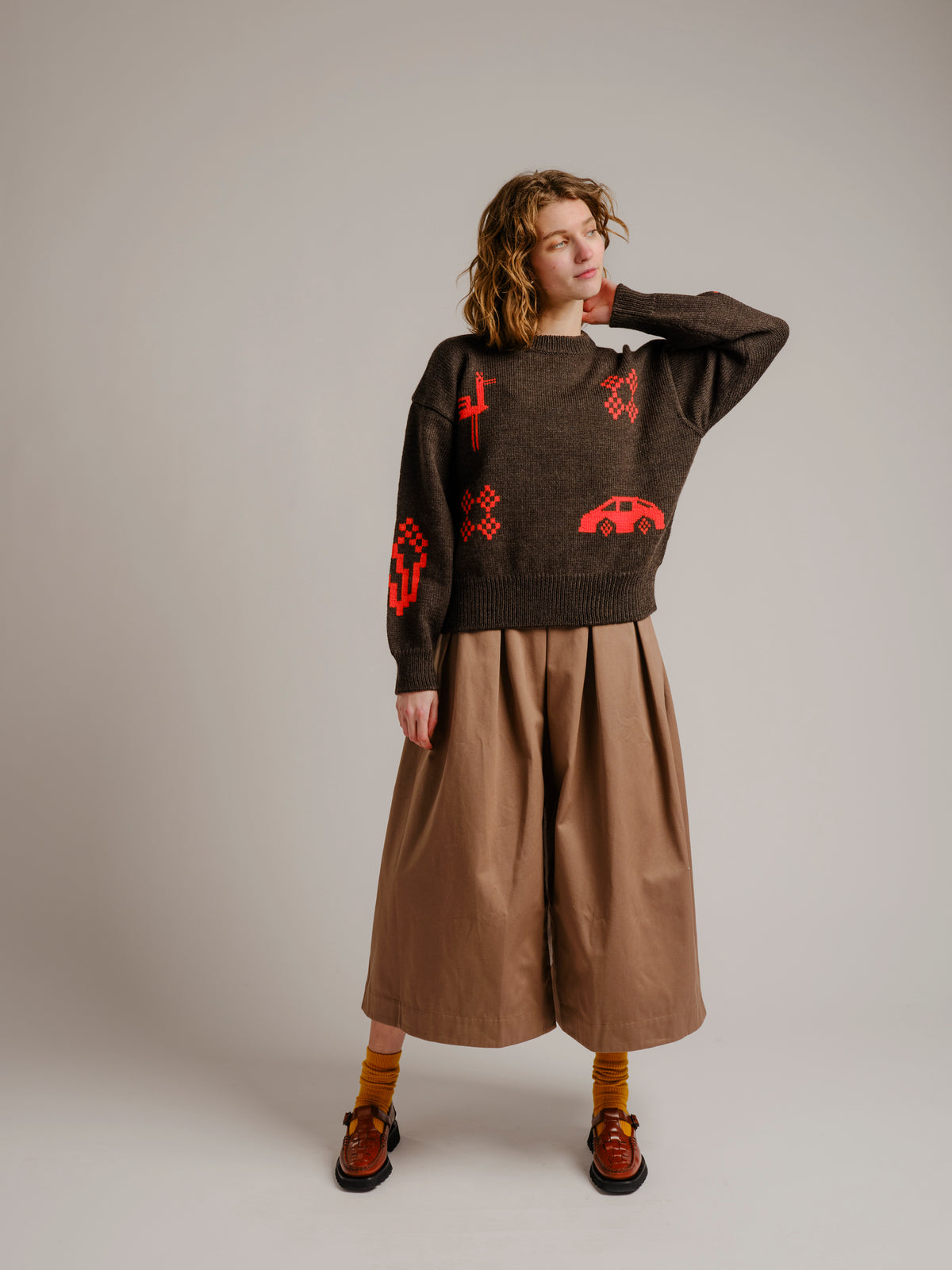 X90 + Birds Sweater - Walnut