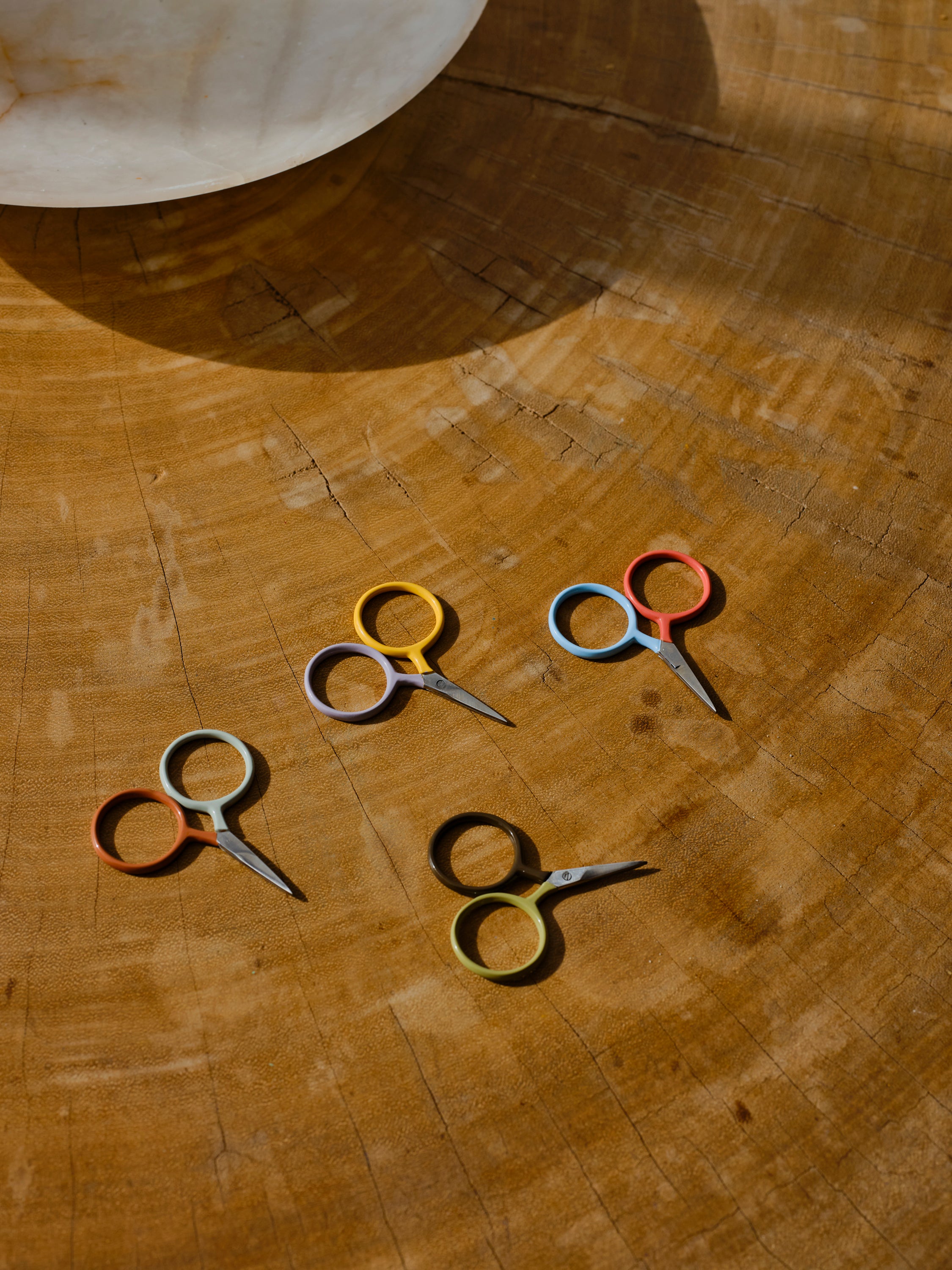 Two Tone Circle Mini Scissors